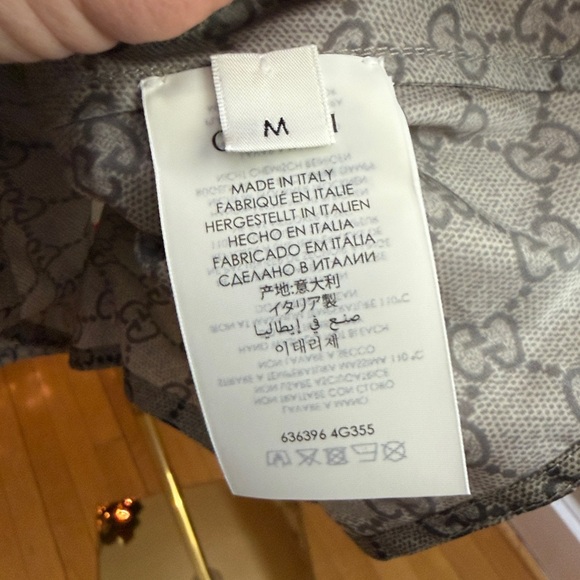 Gucci Fake/not Monogram Cape for Men, Aurhentic w tags size medium - Picture 15 of 16